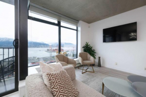 Modern Downtown Apartment with Stunning Water Views